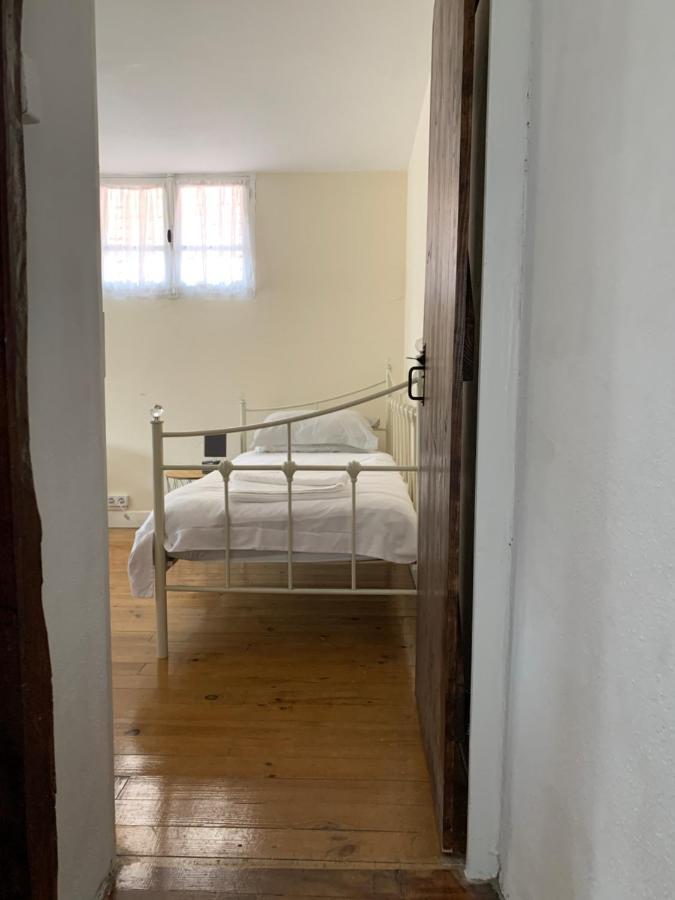 Doxie Cottage Saint-Chabrais Екстериор снимка